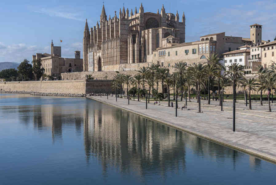 Mallorca - Palma 005 - catedral-basílica de Santa Maria de Mallorca.jpg